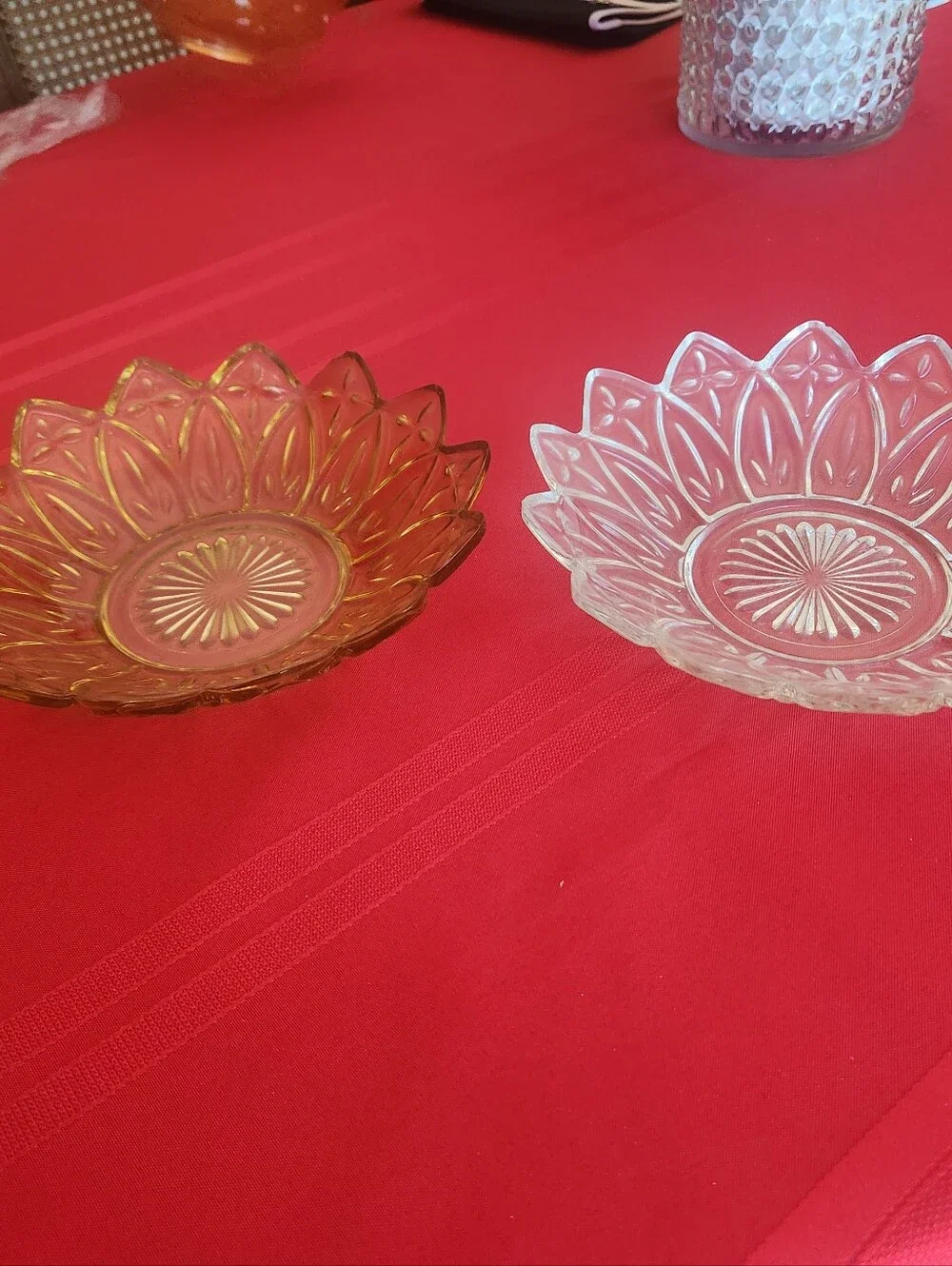 2 Vintage Federal Glass Starburst Sunflower Bowls Depression 8”